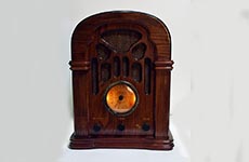 �s���ȃA���e�B�[�N�����W�I