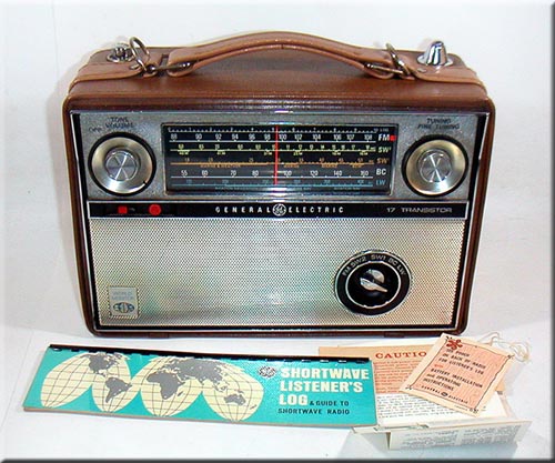 GENERAL ELECTRIC MODEL P-990A W/BC/SW1/SW2/FM 5BAND RADIO