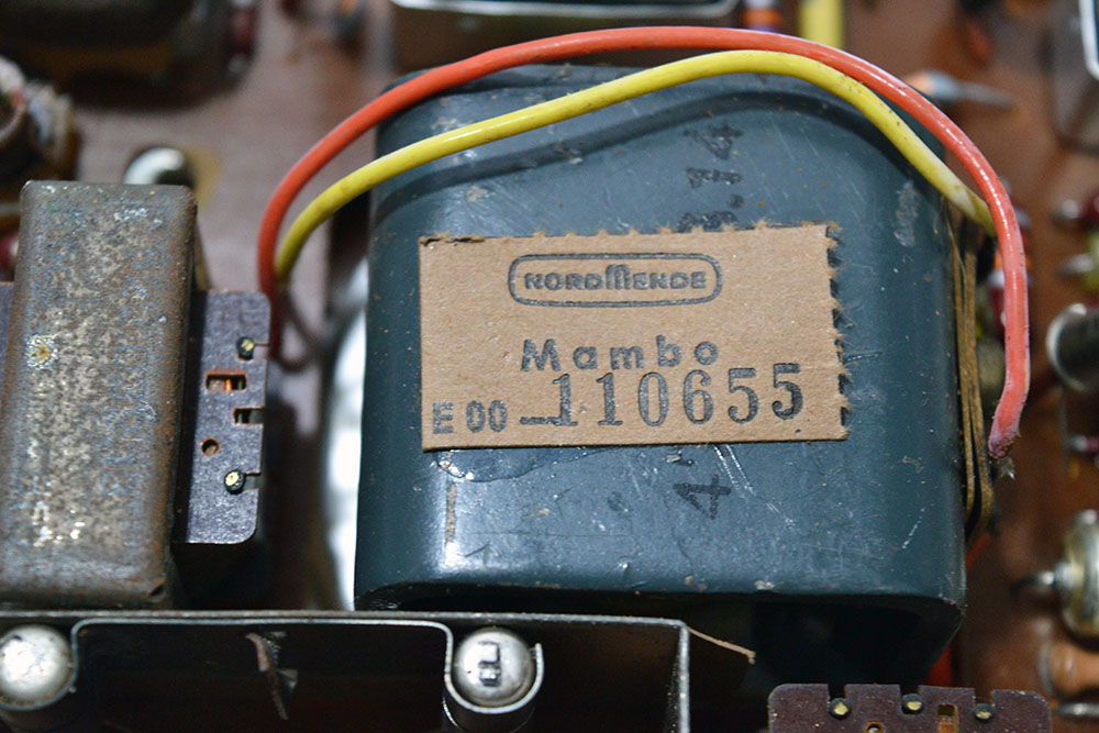  NORD MENDE mambo MW/LW 2BAND RADIO